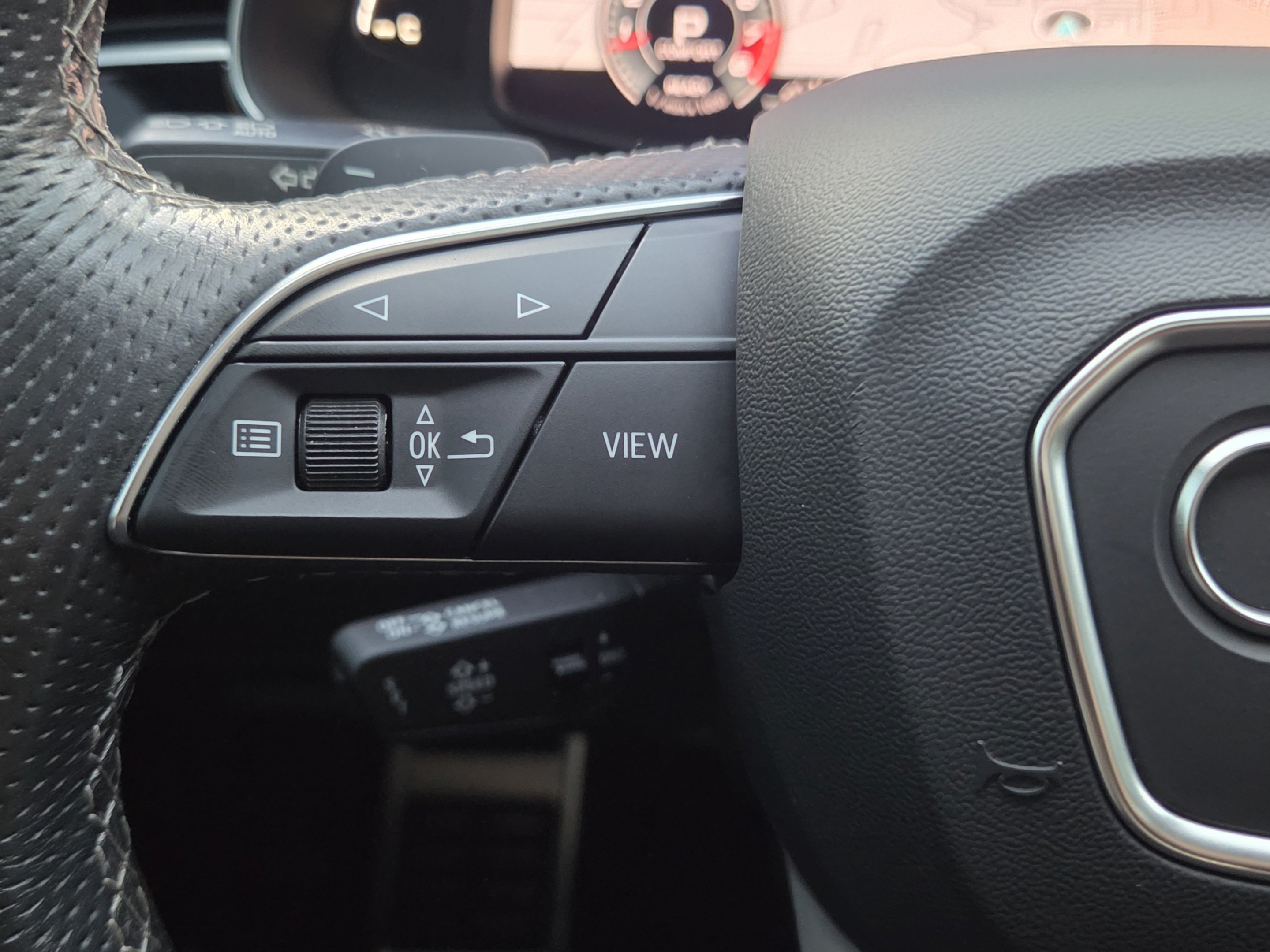 Used 2024 Audi SQ7 Premium Plus AWD/4WD image 29