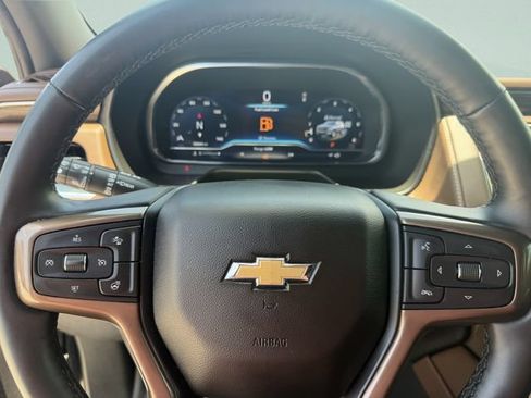 Used 2023 Chevrolet Suburban High Country w/ Premium Package 2 AWD/4WD image 36
