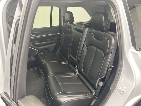 Used 2023 Jeep Grand Cherokee 4WD 4xe image 13