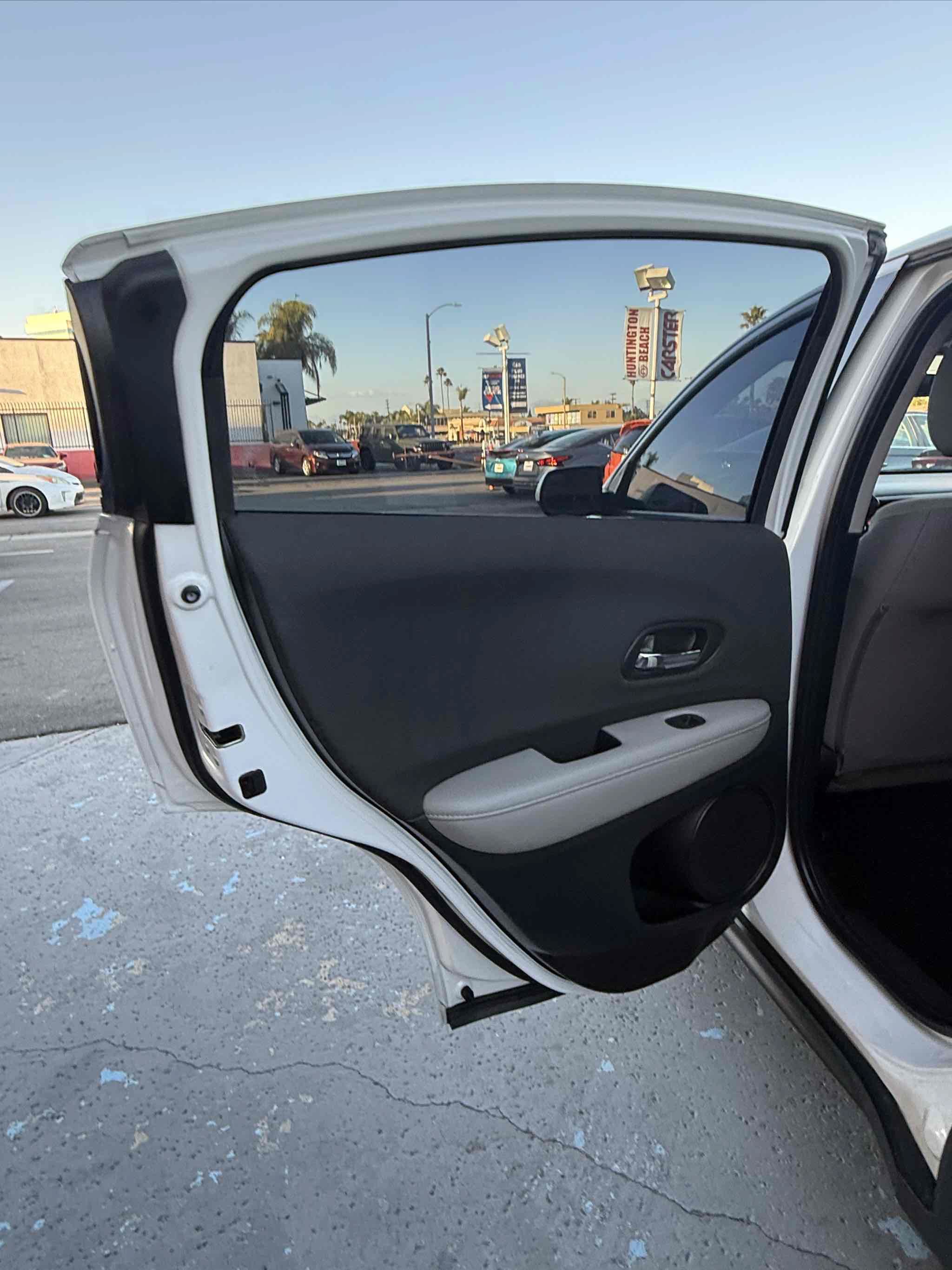 Used 2020 Honda HR-V LX image 83