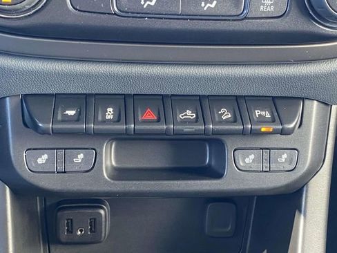 Used 2022 Chevrolet Colorado Z71 image 26