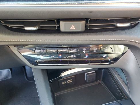 Used 2023 Buick Envision Essence FWD image 23