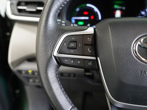 Used 2022 Toyota Sienna XLE w/ XLE Plus Package image 13