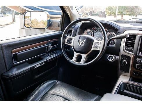 Used 2018 RAM 2500 Laramie image 14