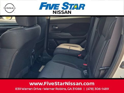 Used 2020 Mitsubishi Outlander ES FWD image 6