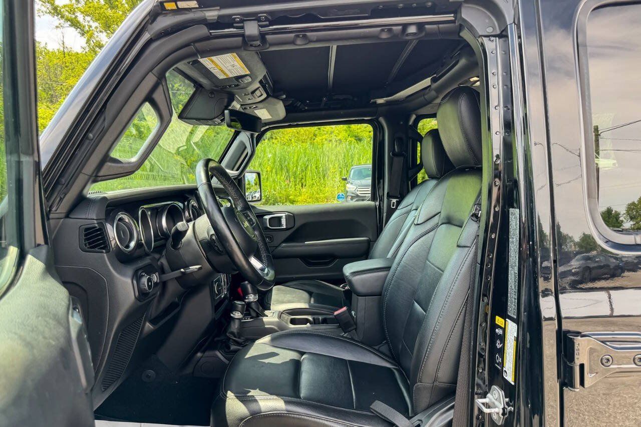 Used 2021 Jeep Wrangler Unlimited Sahara AWD/4WD image 26