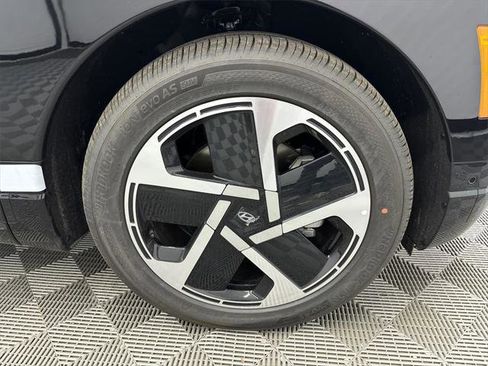 New 2026 Hyundai Ioniq 9 Limited image 14