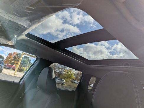 New 2025 Mitsubishi Outlander SEL image 13