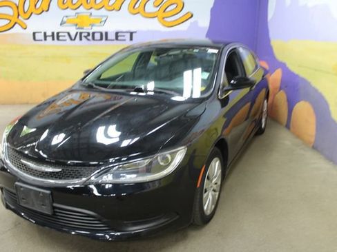 Used 2015 Chrysler 200 LX FWD image 7