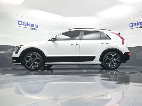 Certified 2023 Kia Niro EX Touring image 41