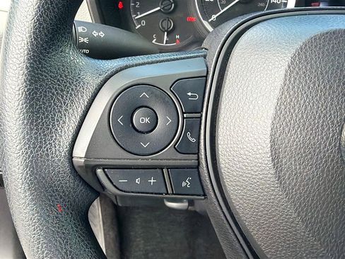 Used 2022 Toyota Corolla LE image 32
