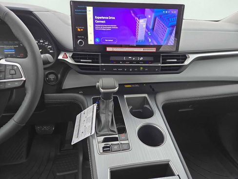 New 2026 Toyota Sienna XLE FWD image 7