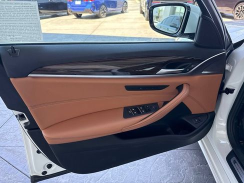 Certified 2022 BMW 530i w/ Convenience Package RWD image 8