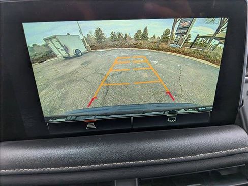 Used 2023 GMC Yukon SLT image 13