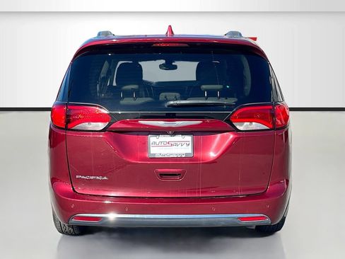 Used 2018 Chrysler Pacifica Touring-L Plus FWD image 6