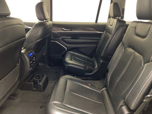 Used 2021 Jeep Grand Cherokee L Limited AWD/4WD image 18