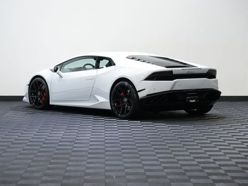 Used 2015 Lamborghini Huracan LP 610-4 AWD/4WD image 8