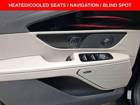 Used 2024 Lincoln Nautilus Reserve w/ Equipment Group 202A image 10