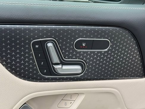 New 2026 Mercedes-Benz GLB 250 image 4