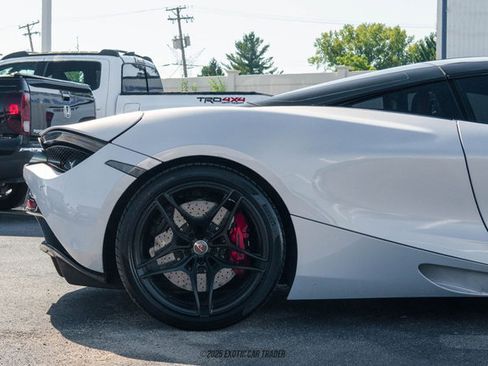 Used 2018 McLaren 720S Luxury image 10