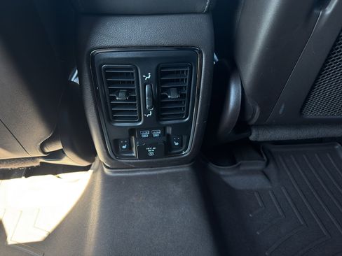 Used 2019 Jeep Grand Cherokee Overland image 29