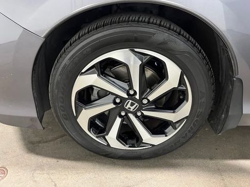 Used 2017 Honda Accord EX image 28