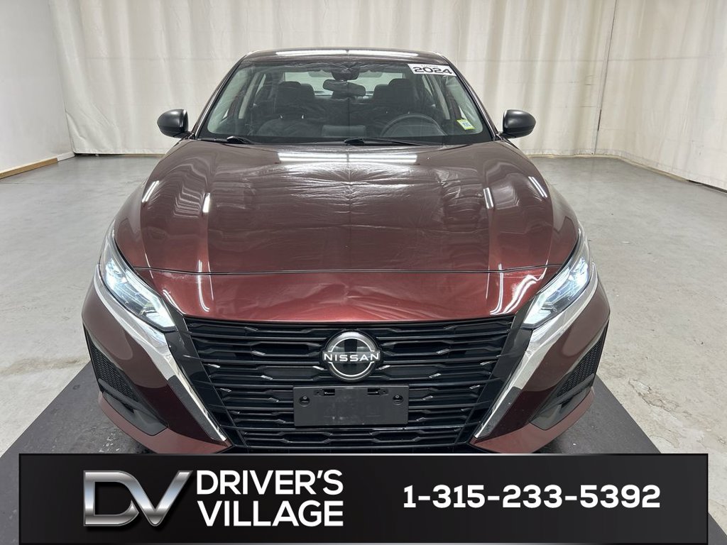 Used 2024 Nissan Altima 2.5 SV AWD/4WD image 3