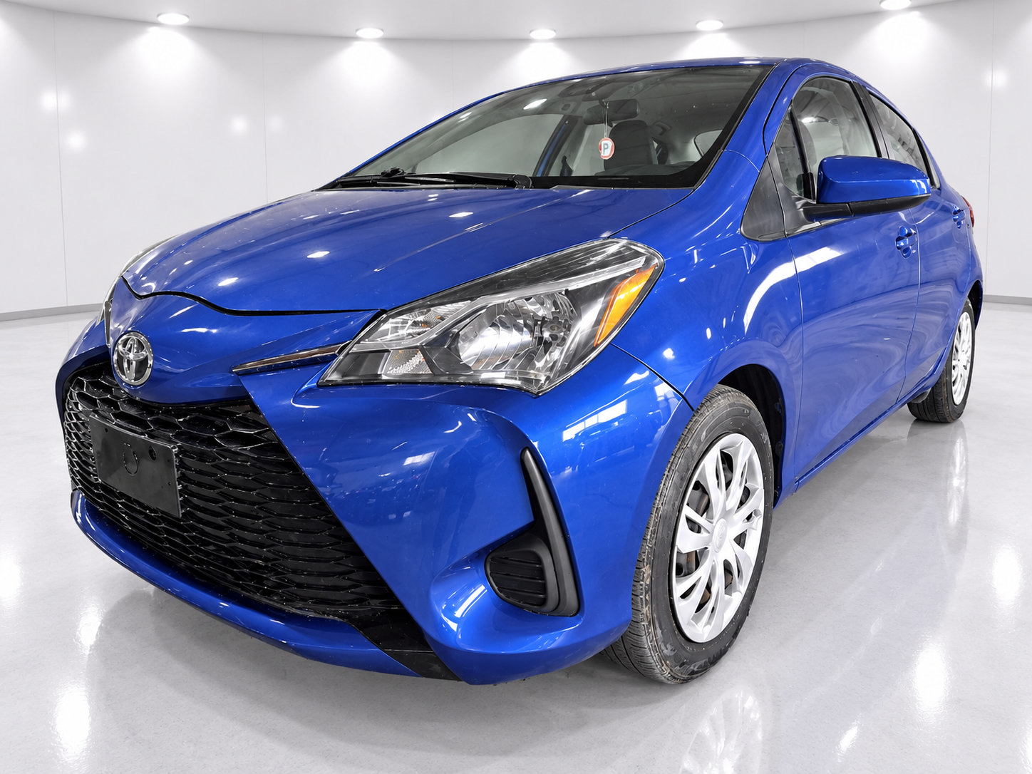 Used 2018 Toyota Yaris L FWD image 2