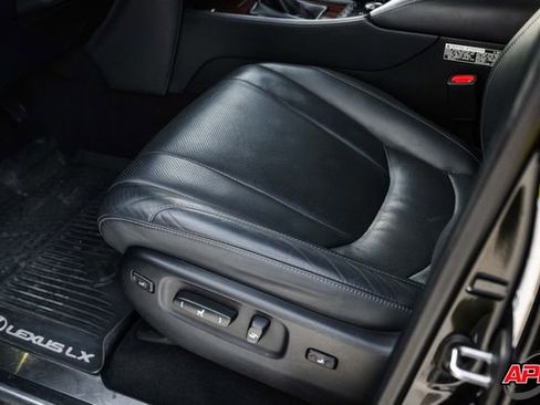 Used 2021 Lexus LX 570 4WD w/ Luxury Package image 60