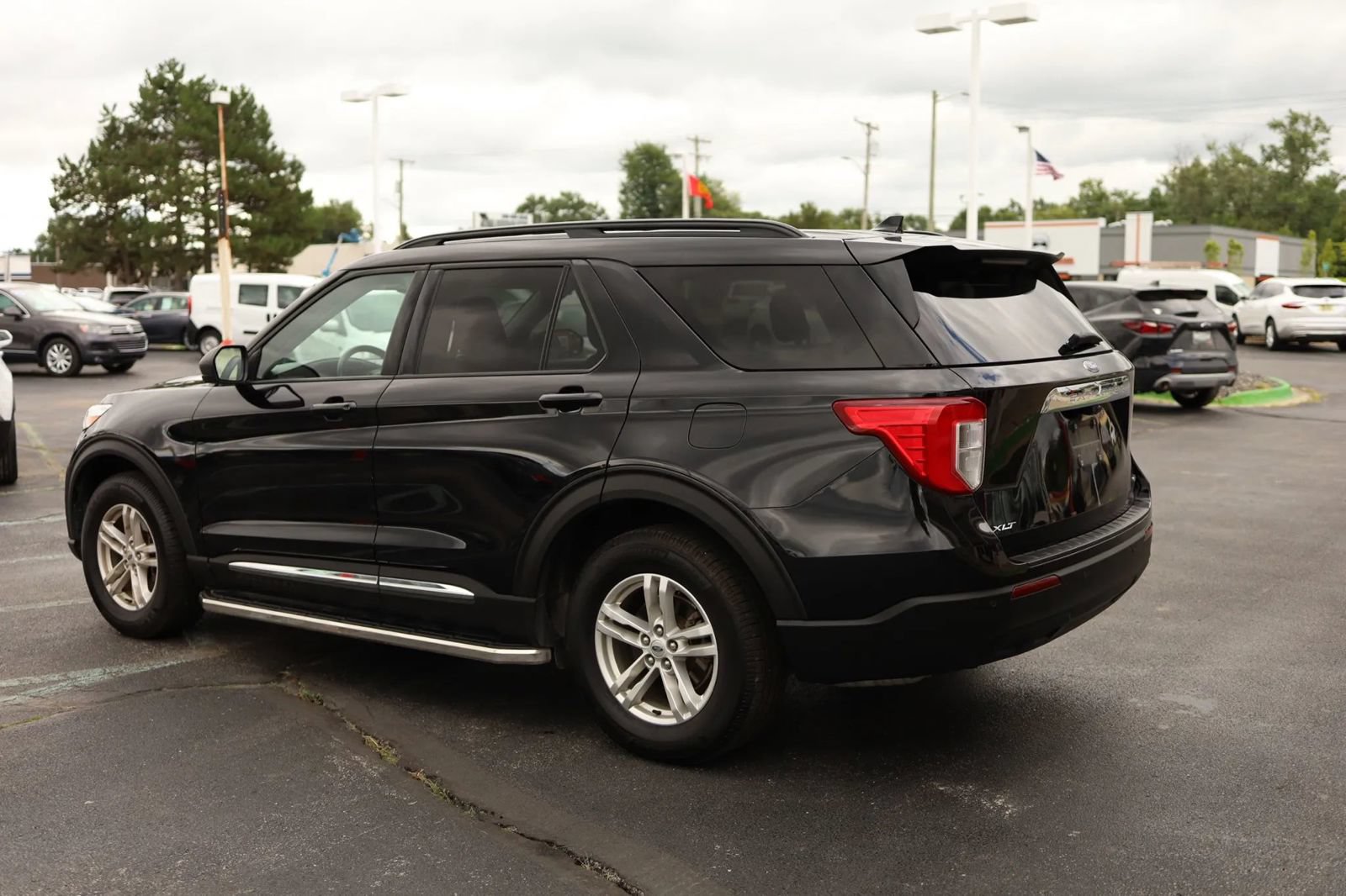 Used 2020 Ford Explorer XLT w/ Comfort Package AWD/4WD image 7