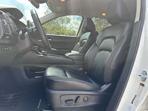 Used 2023 Nissan Pathfinder SL AWD/4WD image 15