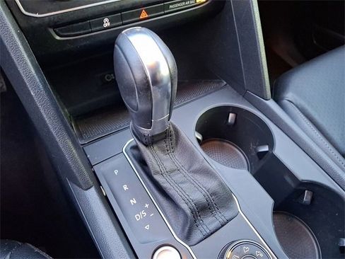 Used 2019 Volkswagen Atlas SE w/ Towing Package image 17