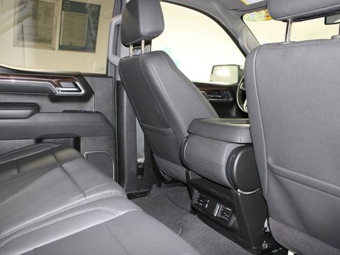Used 2025 GMC Sierra 1500 SLT image 34