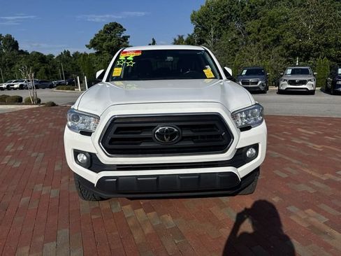 Used 2022 Toyota Tacoma SR5 AWD/4WD image 25