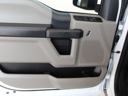Used 2022 Ford F250 XL w/ Power Equipment Group RWD image 21