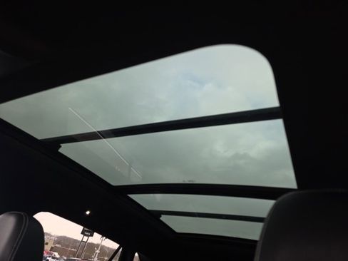 Used 2021 Volkswagen Atlas Cross Sport SE w/ Panoramic Sunroof Package image 20