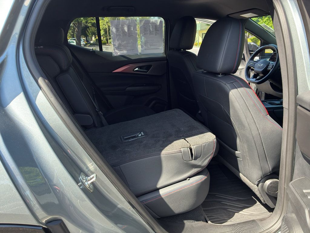 Used 2024 Chevrolet Equinox EV RS FWD image 43