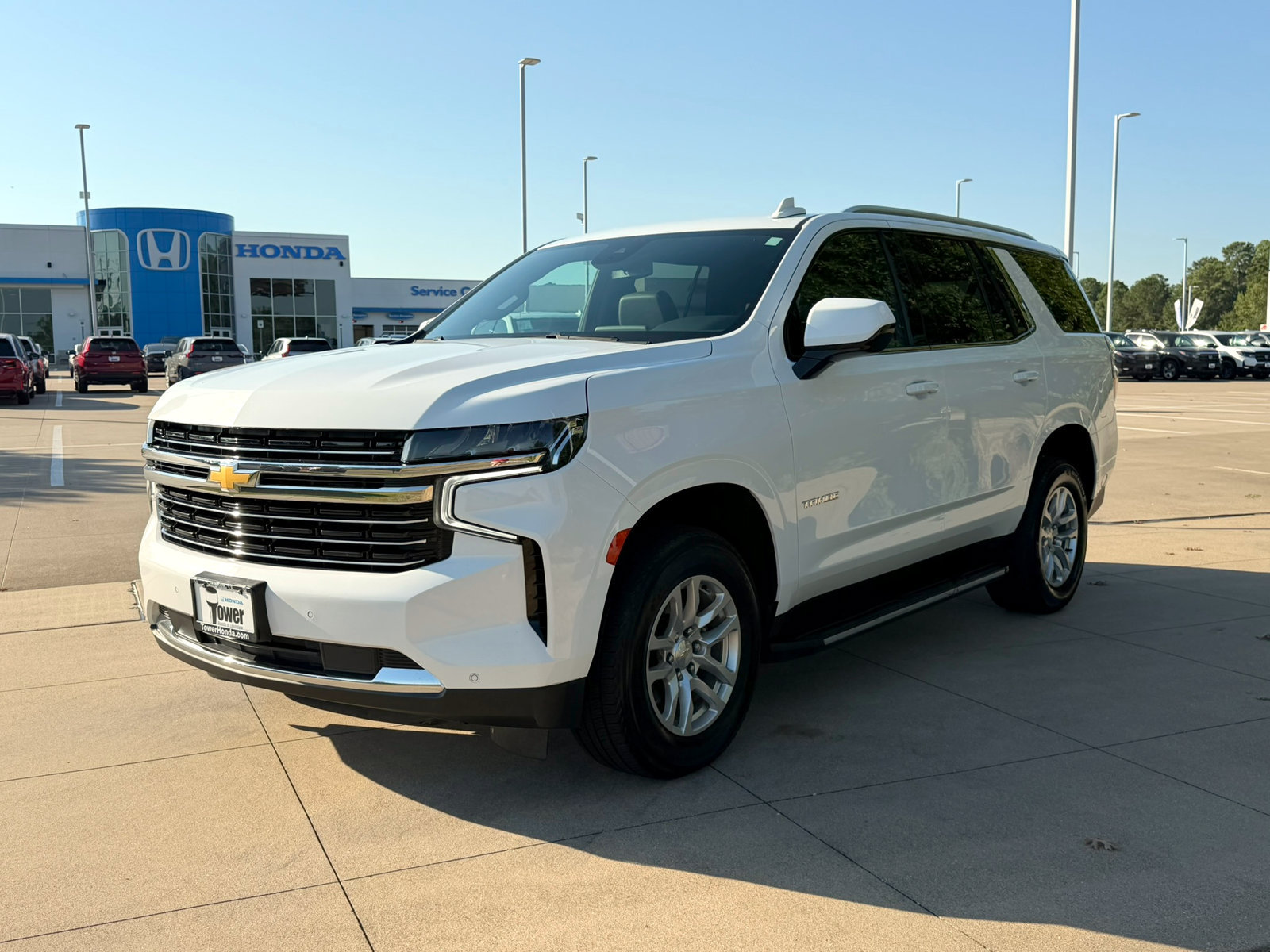 Used 2023 Chevrolet Tahoe LT RWD image 3