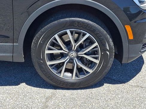 Used 2020 Volkswagen Tiguan SE w/ Panoramic Sunroof Package AWD/4WD image 8