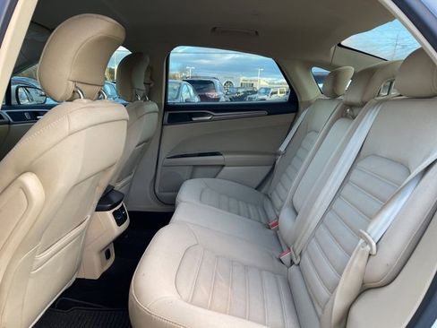 Used 2013 Ford Fusion SE image 10