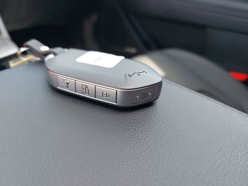 New 2026 Kia Sportage EX image 38