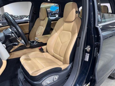 Used 2016 Porsche Cayenne image 11