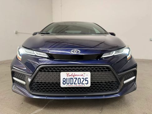 Used 2020 Toyota Corolla SE w/ SE Premium Package FWD image 4