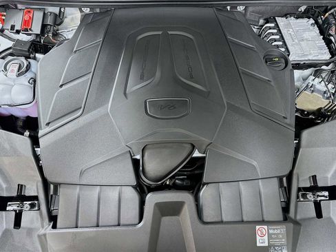 New 2026 Porsche Cayenne image 31