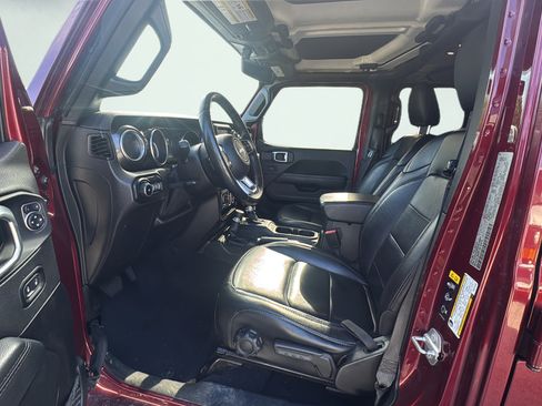 Used 2021 Jeep Wrangler Unlimited Sahara AWD/4WD image 15