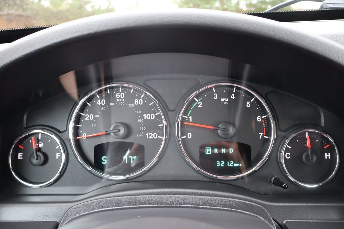 Used 2012 Jeep Liberty Sport w/ Driver Convenience Group AWD/4WD image 34