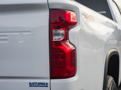 Used 2022 Chevrolet Silverado 3500 LT w/ Convenience Package image 5