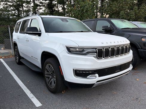 Used 2024 Jeep Wagoneer Series II RWD image 3