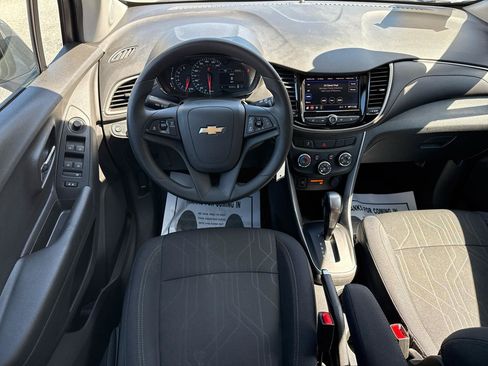 Used 2020 Chevrolet Trax LT FWD image 33