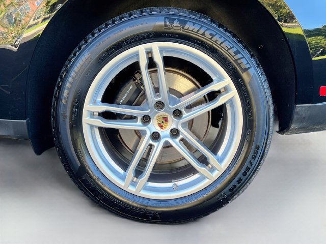 Certified 2026 Porsche Macan AWD/4WD image 33